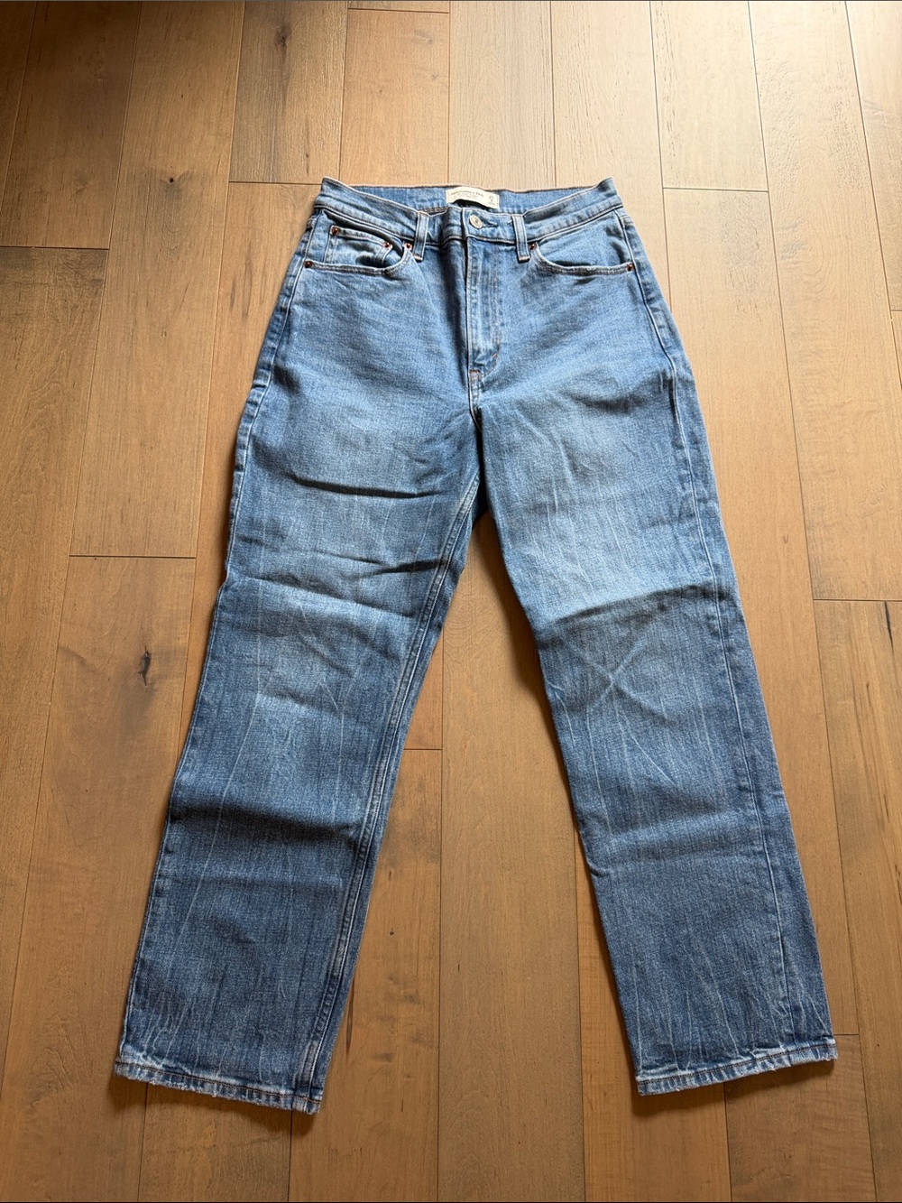 Abercrombie & Fitch CURVE LOVE “The Ankle Straight Ultra High Rise” Jeans